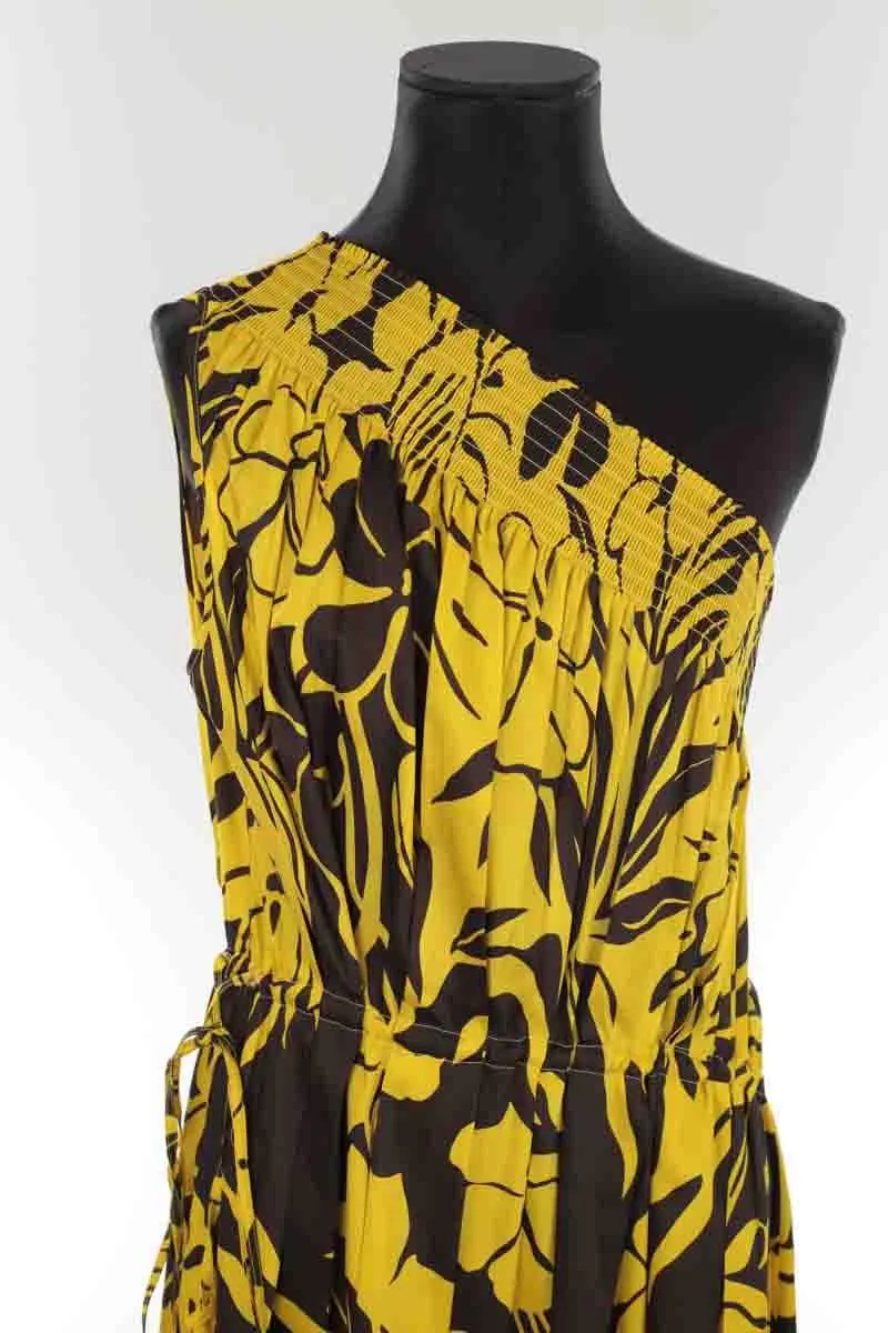 Robe jaune  N°21 jaune. Matière principale polyester. Taille 44.