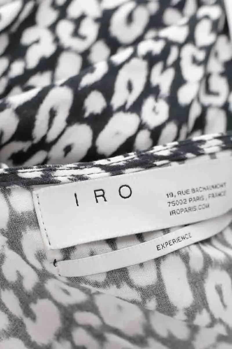 Robe noir  Iro noir. Matière principale synthétique. Taille 40.